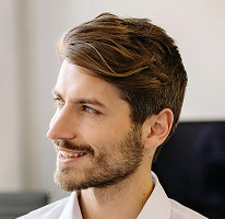 Portrét Michaela Brennana, CTO a osobnosti ve fintechu, kryptu a technologiích